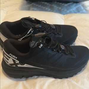 FUGA Vibram Black Athletic Shoes with Cushioned Sole - NEVER WORN